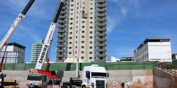 Pilares estruturais do novo Hospital Oncológico são instalados