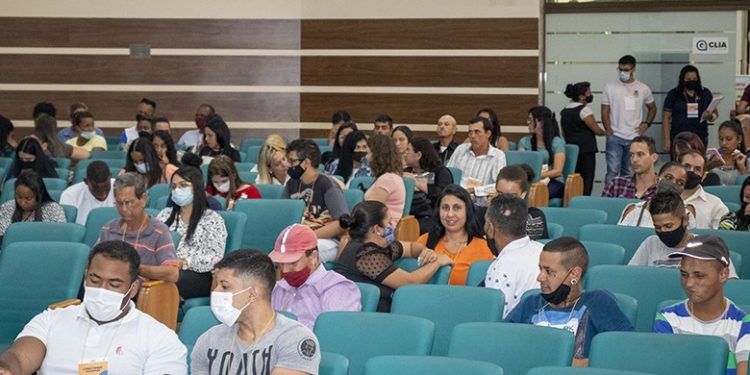 Conectando Talentos 128 passam por entrevistas de emprego