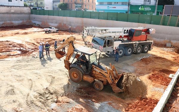 Pilares estruturais do novo Hospital Oncológico são instalados
