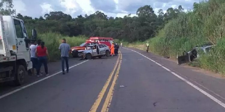 Duas mortes e três feridos em rodovia mineira no Sul de Minas