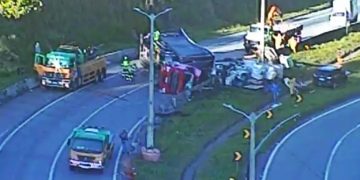 Acidente entre três carretas na BR 381 – Fernão Dias deixa homem gravemente ferido