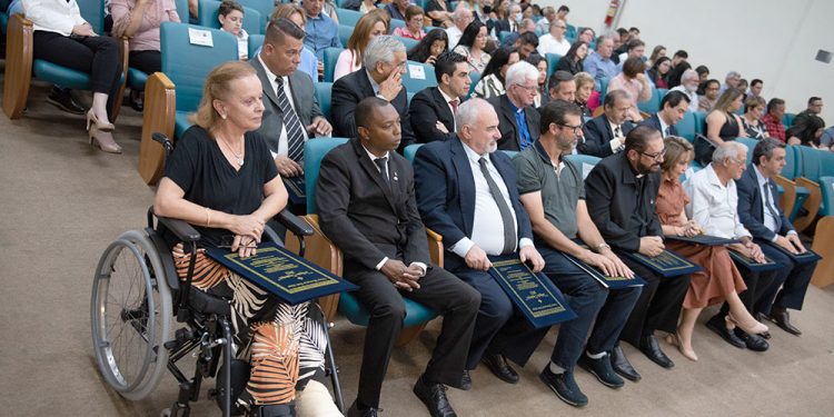 Câmara de Pouso Alegre entrega Título de Insígnia Tiradentes para 17 personalidades