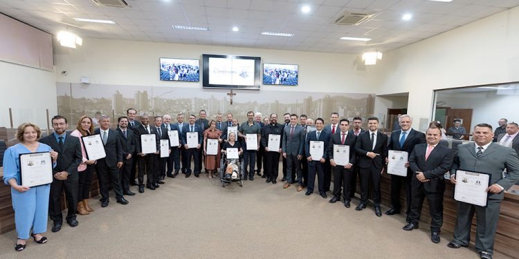Câmara de Pouso Alegre entrega Título de Insígnia Tiradentes para 17 personalidades