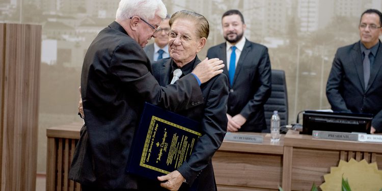 Câmara de Pouso Alegre entrega Título de Insígnia Tiradentes para 17 personalidades