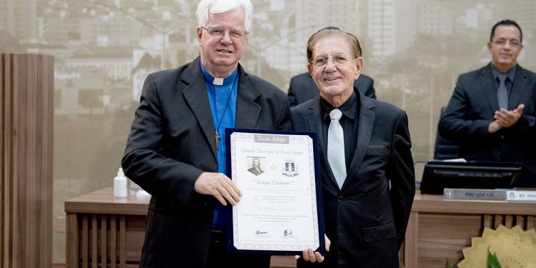 Câmara de Pouso Alegre entrega Título de Insígnia Tiradentes para 17 personalidades