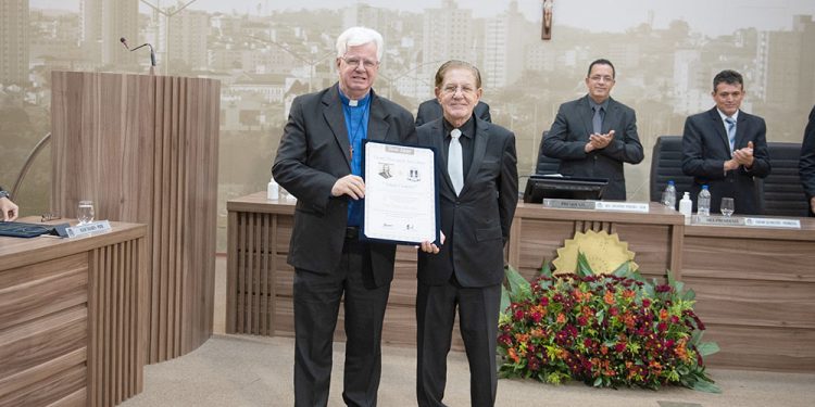 Câmara de Pouso Alegre entrega Título de Insígnia Tiradentes para 17 personalidades