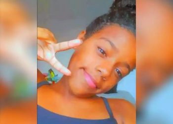 Morre menina que perdeu perna em acidente com carro alegórico na Sapucaí