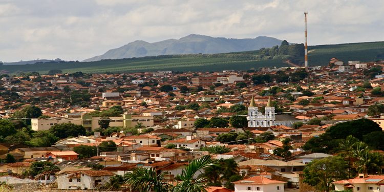 Em Três Pontas Jovem é sequestrada e torturada em um cafezal
