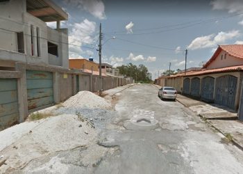 Pai encontra cocaína na cama do filho e o entrega a polícia
