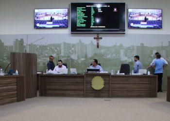 Vereadores autorizam município a receber máquina de R$500 mil da XCMG