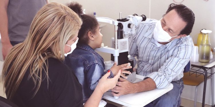 Prefeitura realiza mutirão oftalmológico e atende 82 crianças e adolescentes da Apae