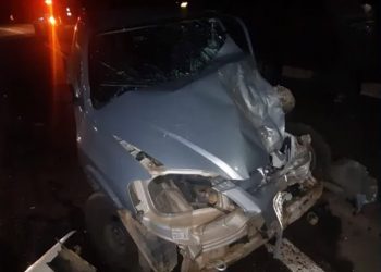 Homem alcoolizado bate caminhonete e é preso na BR-459