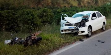 Funcionários de Hospital morrem após batida entre moto e carro na BR-146, em Guaxupé/MG