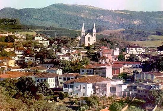 Em São Gonçalo do Sapucaí mecânico morre prensado por caçamba de caminhão