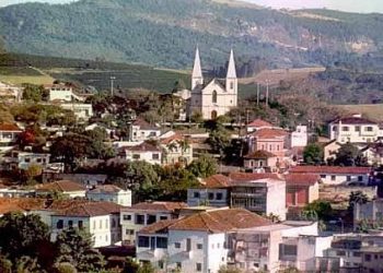 Em São Gonçalo do Sapucaí mecânico morre prensado por caçamba de caminhão