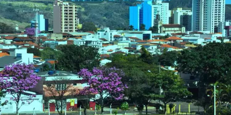 No Sul de Minas criança autista fica 12 dias fechada dentro de casa com a mãe morta