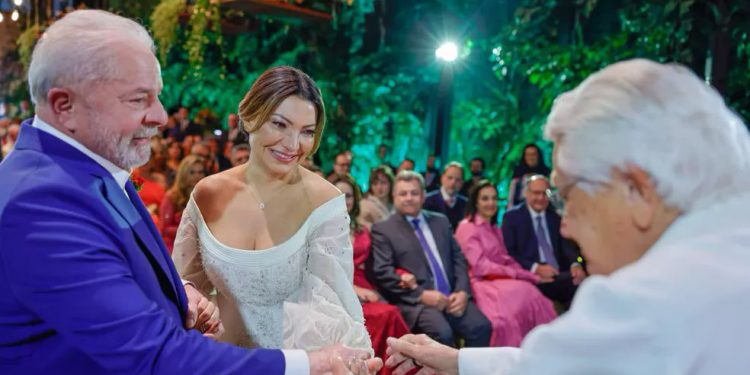 Ex-presidente Lula se casa pela terceira vez em São Paulo