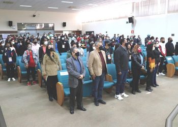 Conectando Talentos capacita 220 jovens aprendizes para entrevistas de emprego