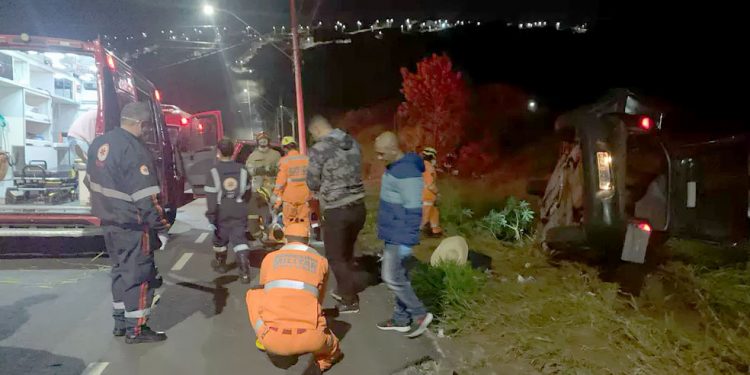 Em Varginha Motociclista morre após colidir com carro que iria socorrer outro acidente