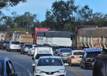 Motociclista morre em acidente com carro na BR-381