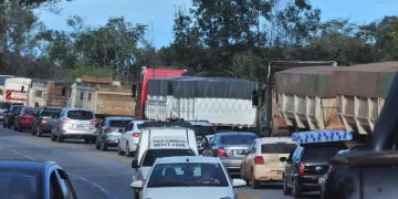 Motociclista morre em acidente com carro na BR-381