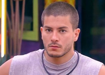 Arthur Aguiar se oferece para apresentar programa na Globo mas foi descartado pela emissora