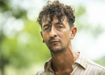 Ator Irandhir Santos cai do cavalo, passa por cirurgia e é afastado das gravações de Pantanal