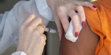 Segunda dose contra covid-19 está disponível no Centro de Vacinação