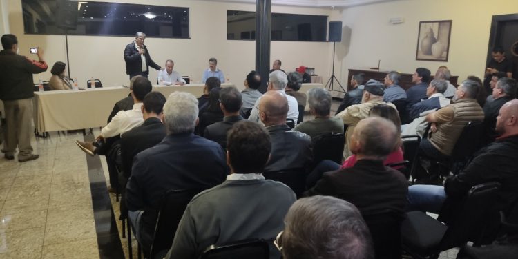 Bilac Pinto declara apoio à pré-candidatura de Rafael Simões ao cargo de Deputado Federal