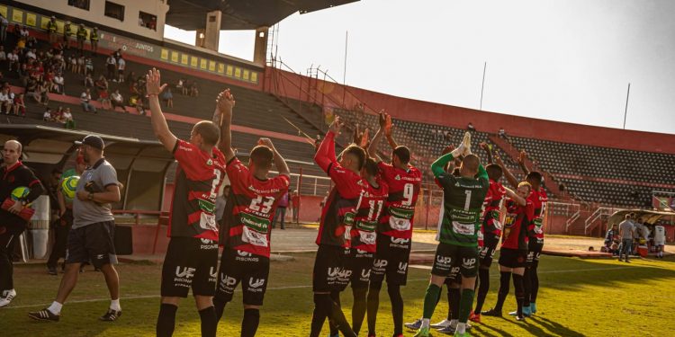 Pouso Alegre F. C. vence e assume liderança do Grupo 6