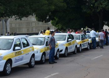 Autoescola podem deixar de serem obrigatórias para tirar a CNH