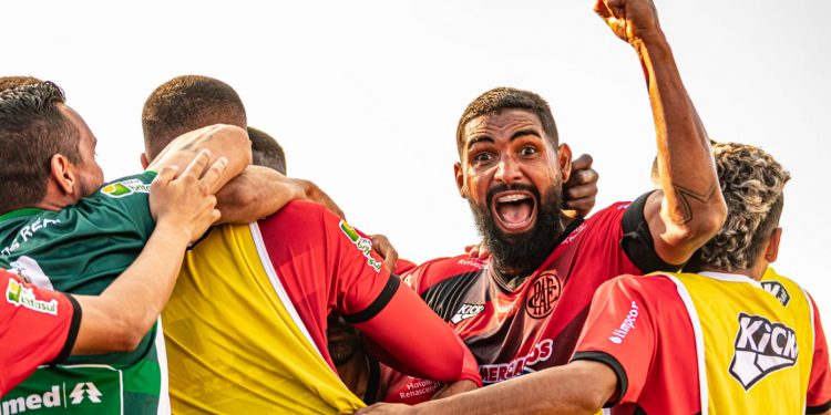 Pouso Alegre F. C. vence e assume liderança do Grupo 6