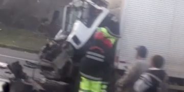 Em Cambuí caminhoneiro morre em acidente na BR-381