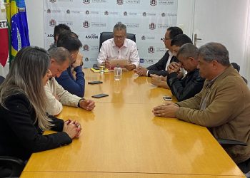 Prefeitura propõe projeto sobre sexta-parte e anuncia parte do pagamento do 13º salário