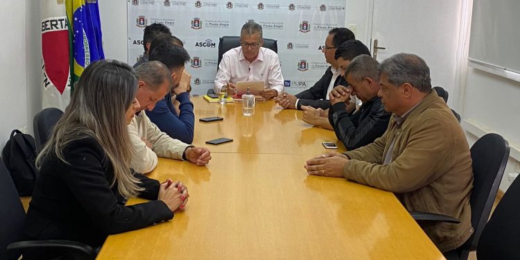 Prefeitura propõe projeto sobre sexta-parte e anuncia parte do pagamento do 13º salário