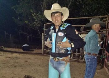 Mês dos bois – Peão morre após ser pisoteado por um durante montaria em rodeio