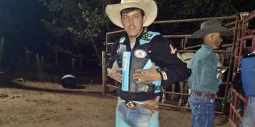 Mês dos bois – Peão morre após ser pisoteado por um durante montaria em rodeio