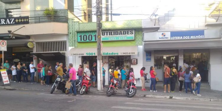 Apostadores de Pouso Alegre ganham na Loto Fácil e vão dividir R$ 934 mil