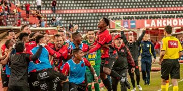 É Festa! Pouso Alegre vence Paraná e está nas quartas de final