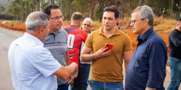 Prefeitura inicia pavimentação da estrada de interligação do Parque Real ao Bairro Algodão