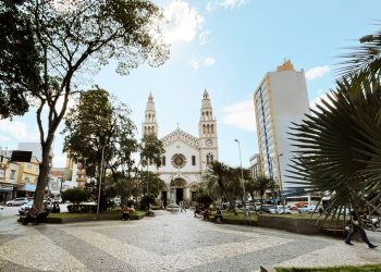Projeto Brincando na Praça traz atrações para toda família
