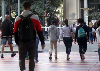 Nova frente fria derruba temperaturas e deve trazer chuvas para o Sul de Minas