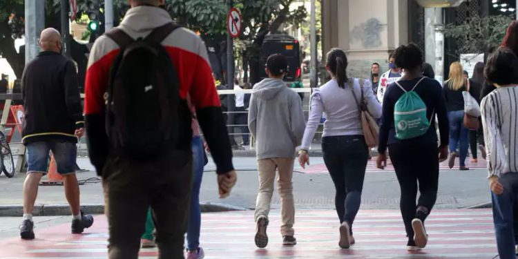 Nova frente fria derruba temperaturas e deve trazer chuvas para o Sul de Minas