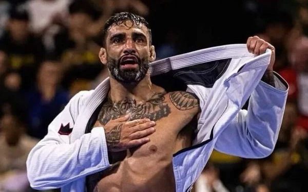 Campeão mundial de jiu-jítsu é baleado na cabeça durante show dentro de clube em SP