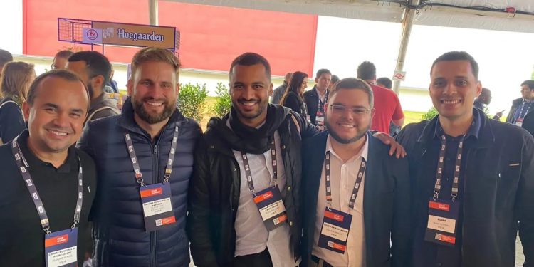 Vereador leva Pouso Alegre para um dos maiores fóruns de discussão de Brasil do mundo