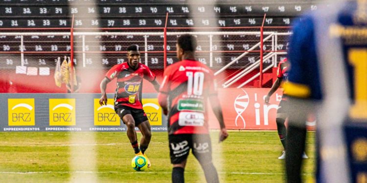 Dragão mostra que não é amigo da Onça e vence o Amazonas em casa por 1X0