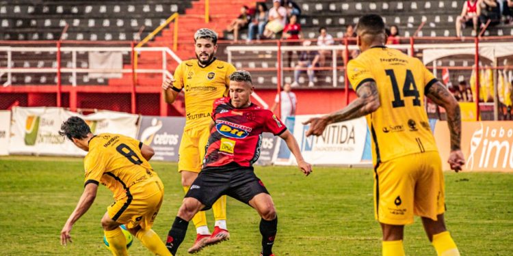 Dragão mostra que não é amigo da Onça e vence o Amazonas em casa por 1X0