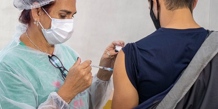 Veja onde se vacinar contra covid-19, gripe, pólio e outras doenças