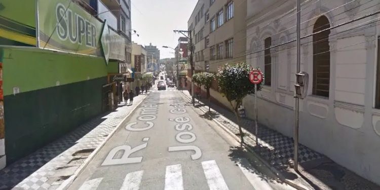 Rua Comendador José Garcia será recapeada durante a noite