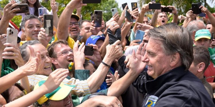 Bolsonaro visita Poços de Caldas para último ato de campanha no Sul de Minas